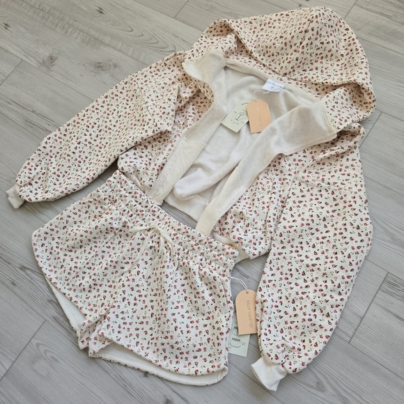 Blogilates | Marshmallow Full Zip Hooded Jacket + Dolphin Shorts Set, Medium - Picture 5 of 11